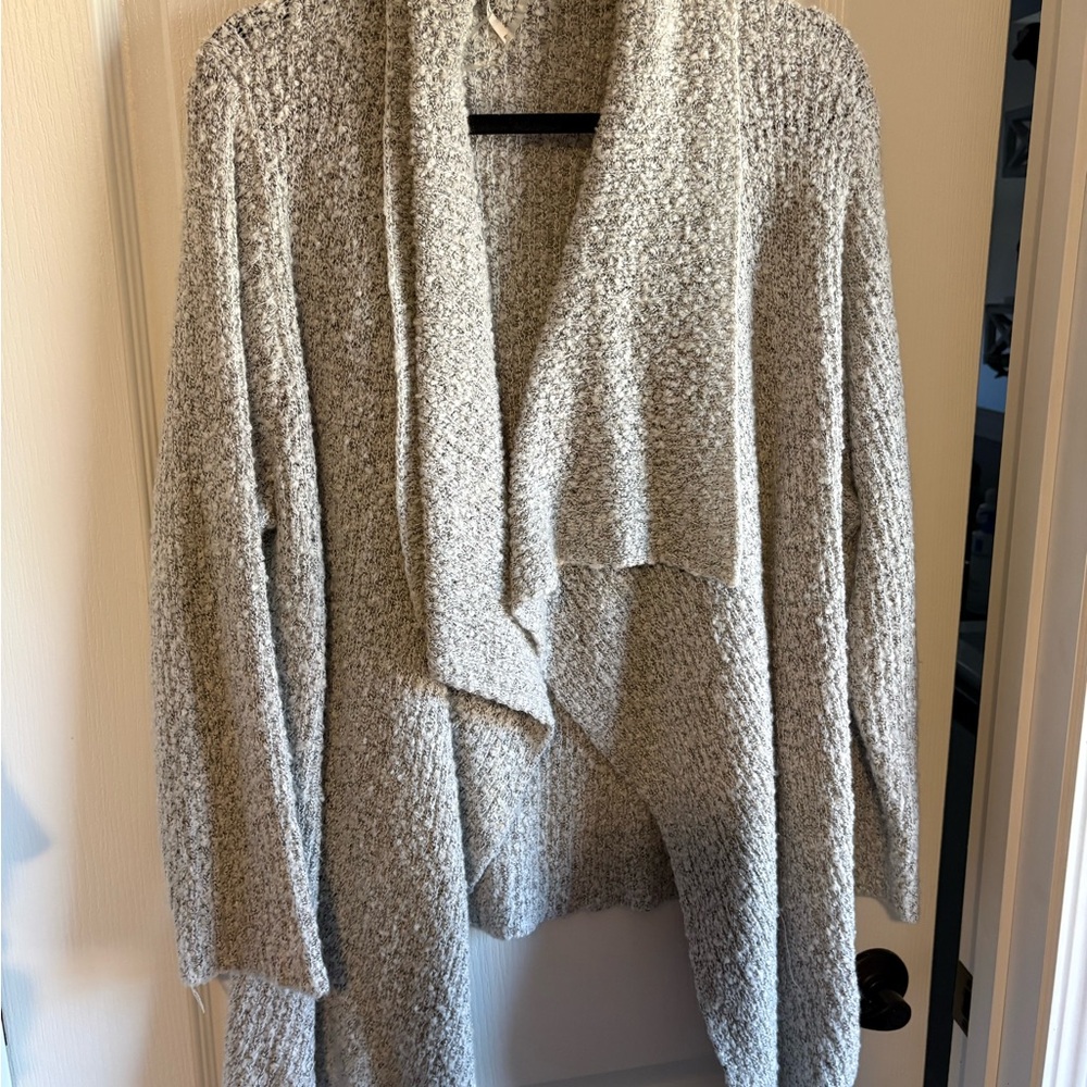 Elegant Gray Women's Cardigan